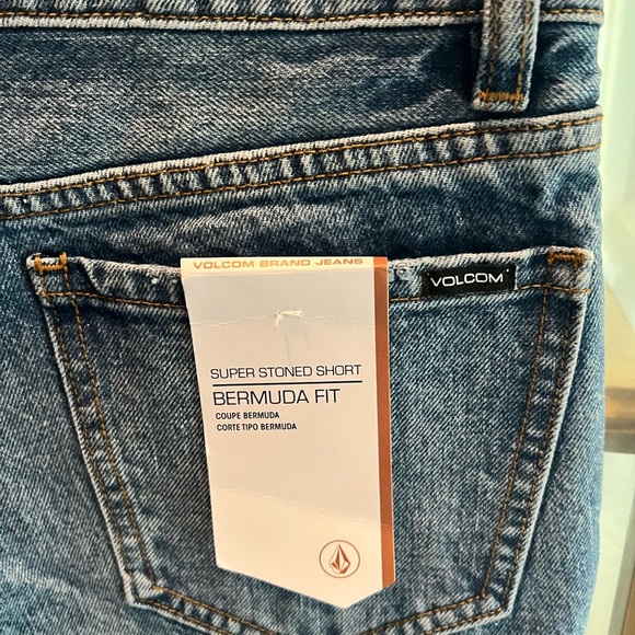 Volcom Bermuda Womens Size 26 Distressed Blue Jean Shorts NWT - Picture 3 of 5